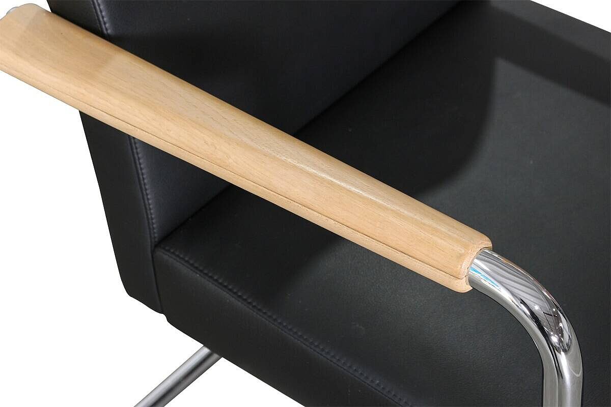 Freischwinger / Brunner / Leder schwarz / Armlehnenauflagen esche