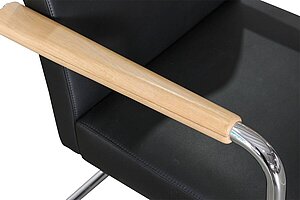 Freischwinger / Brunner / Leder schwarz / Armlehnenauflagen esche