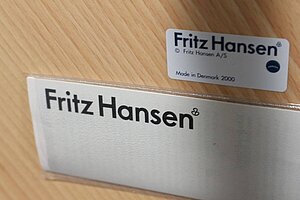 Beistelltisch / Fritz Hansen 'CIRCULAR' / 75 cm Durchmesser