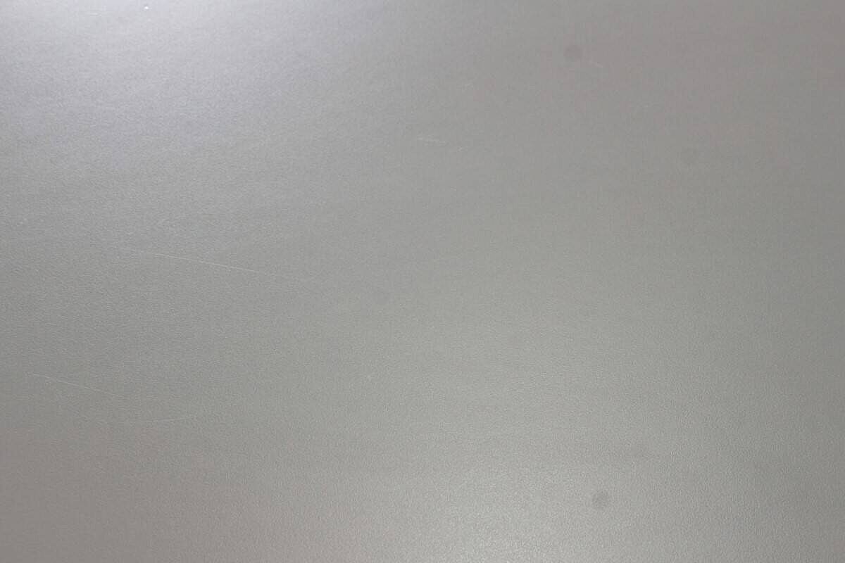 Konferenztisch / VS Büromöbel / weiß / 210 x 100 cm / Tellerfüße schwarz