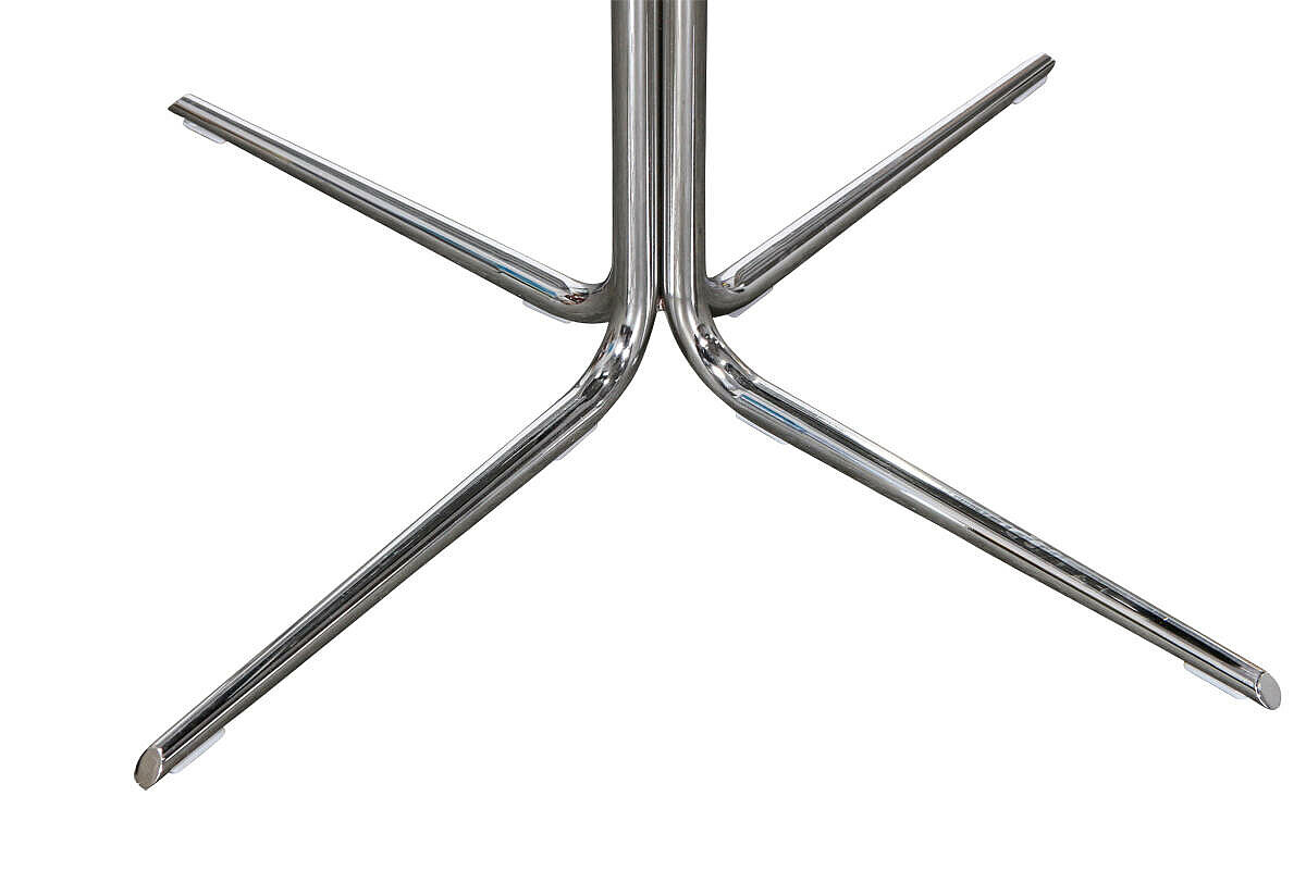 Konferenzstuhl / arper 'Duna 02' / Sitzschale schwarz / Kissen grau