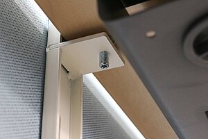 Paneel / König & Neurath 'FLYBY' / 180 cm / Stoff hellblau / inkl. Klemmhalter weiß