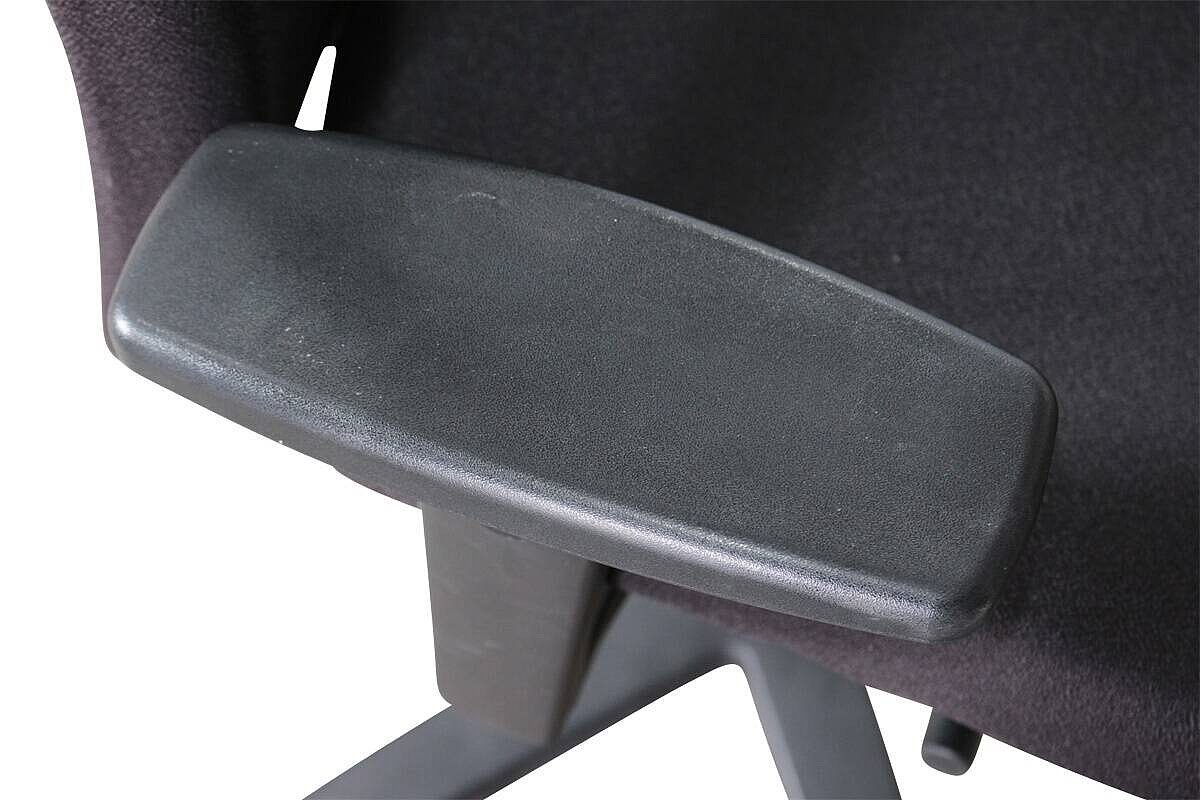 Bürodrehstuhl / König & Neurath 'JET I' / schwarz / Fußkreuz schwarz