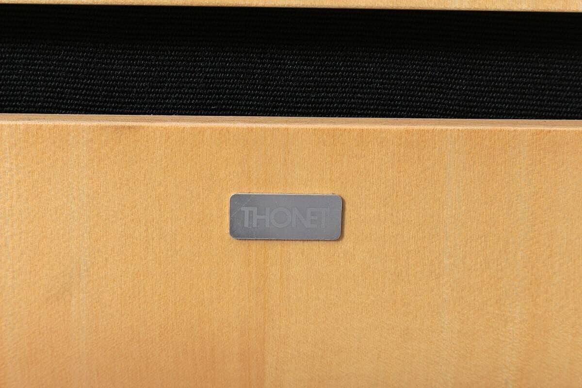 Freischwinger / Thonet 'S 61' / schwarz / Holzrücken / stapelbar