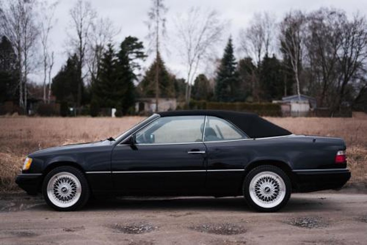 Mercedes-Benz W124 E320 Cabrio
