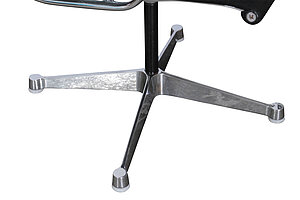 Konferenzstuhl / Herman Miller 'Aluminium Chair EA 108' / Hopsak nero