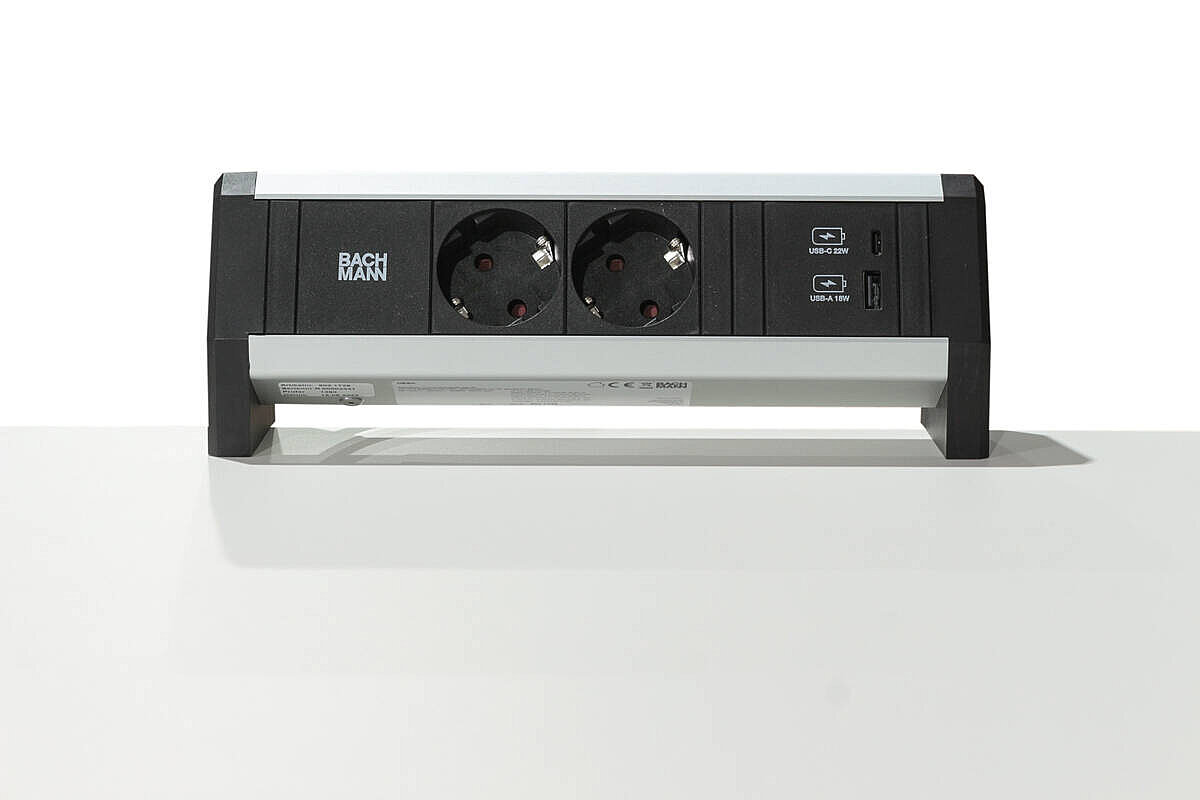 Neuwertig / NP 112 EUR / Auftischsteckdose / Bachmann
