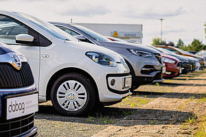 Autohaus mit Werstatt