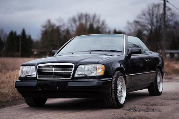 Mercedes-Benz W124 E320 Cabrio