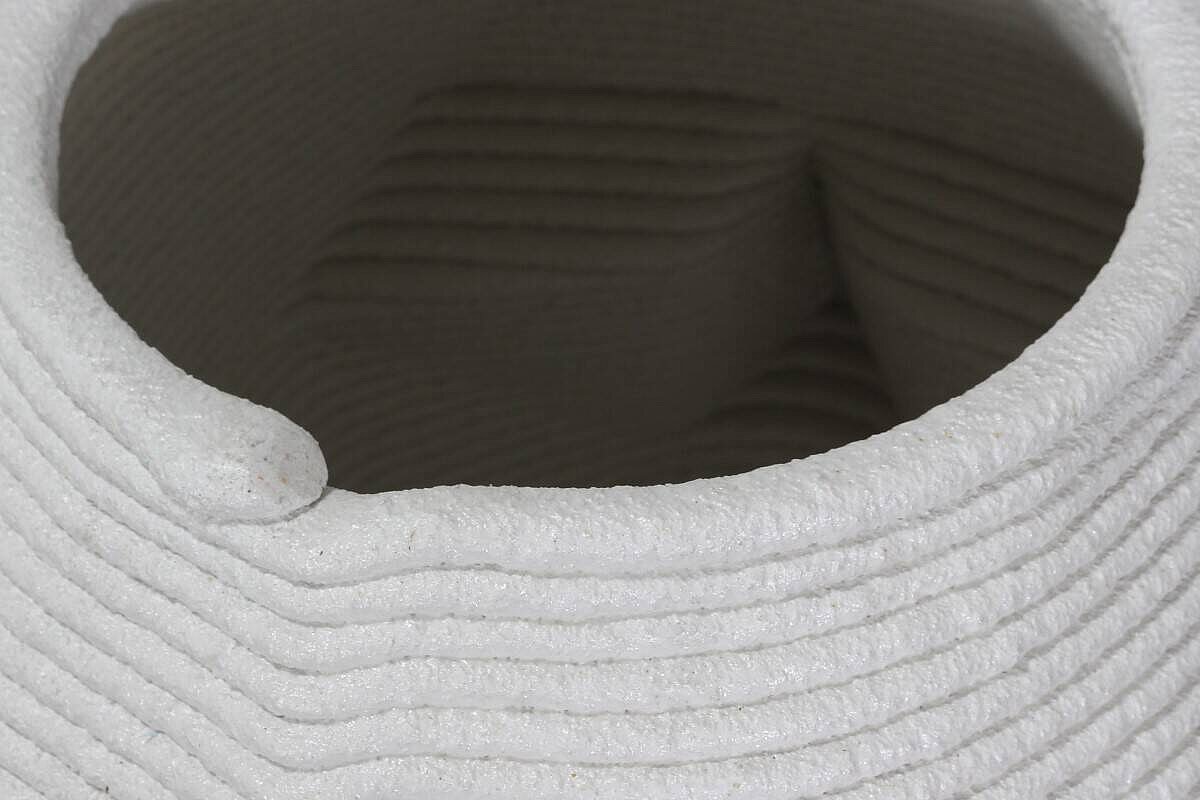 Pflanzengefäß Kopf S / 3D-Betondruck / weiß