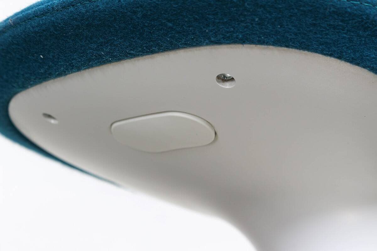 'Babar' Hocker in petrol - Design: Simon Pengelly, 2006 / NP 578 EUR