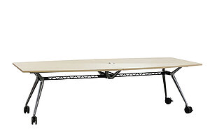 Mobiler Konferenztisch / König & Neurath 'Summa' / mittig klappbar / ahorn / 250 x 120 cm / Kabeldurchlass
