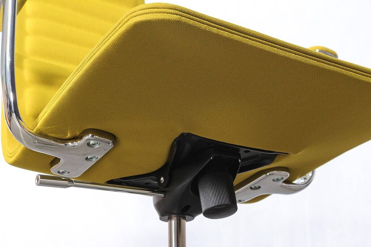 Neuwertig / NP 3504 EUR / Loungestuhl / cappellini 'Lotus Attesa' / grün