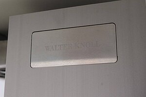 Steh-Sitz-Schreibtisch / Walter Knoll 'Exec-V Desk' / Memory Display / weiß / 200 x 100 cm