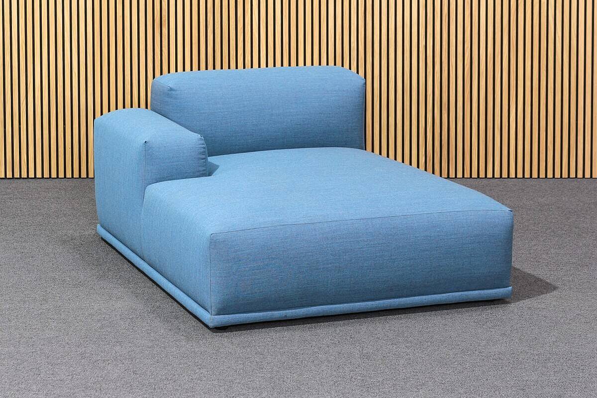Neuwertig / MUUTO 'Connect' / Schlafcouch / Stoff Remix / Farbe 743 blau