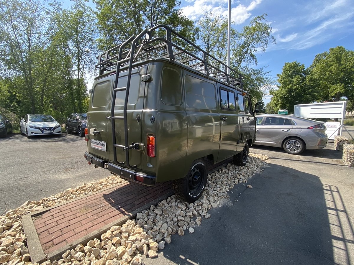 UAZ Geländebus 4x4 TROPHY
