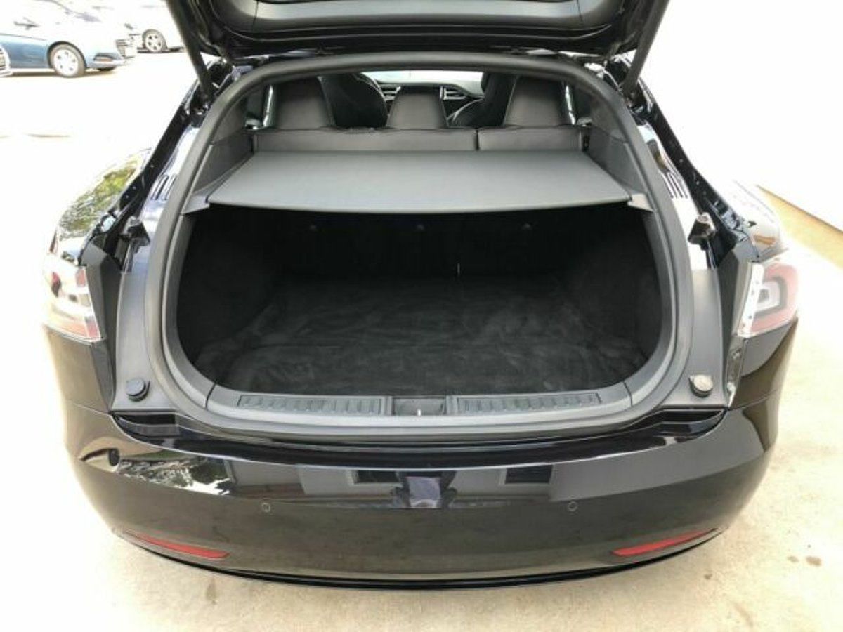 Tesla Model S 90D Allradantrieb