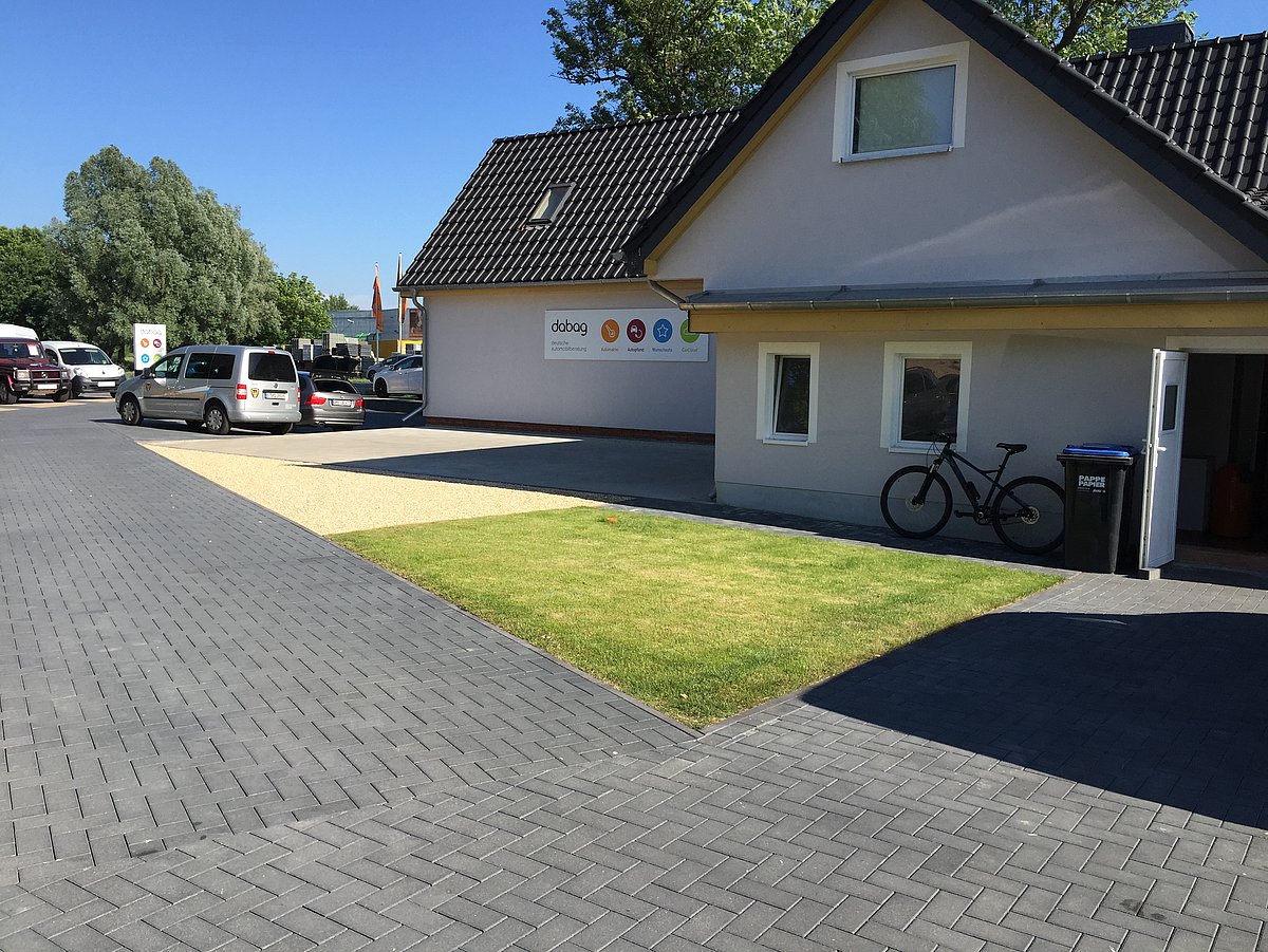 Autoplatz/Autohandel