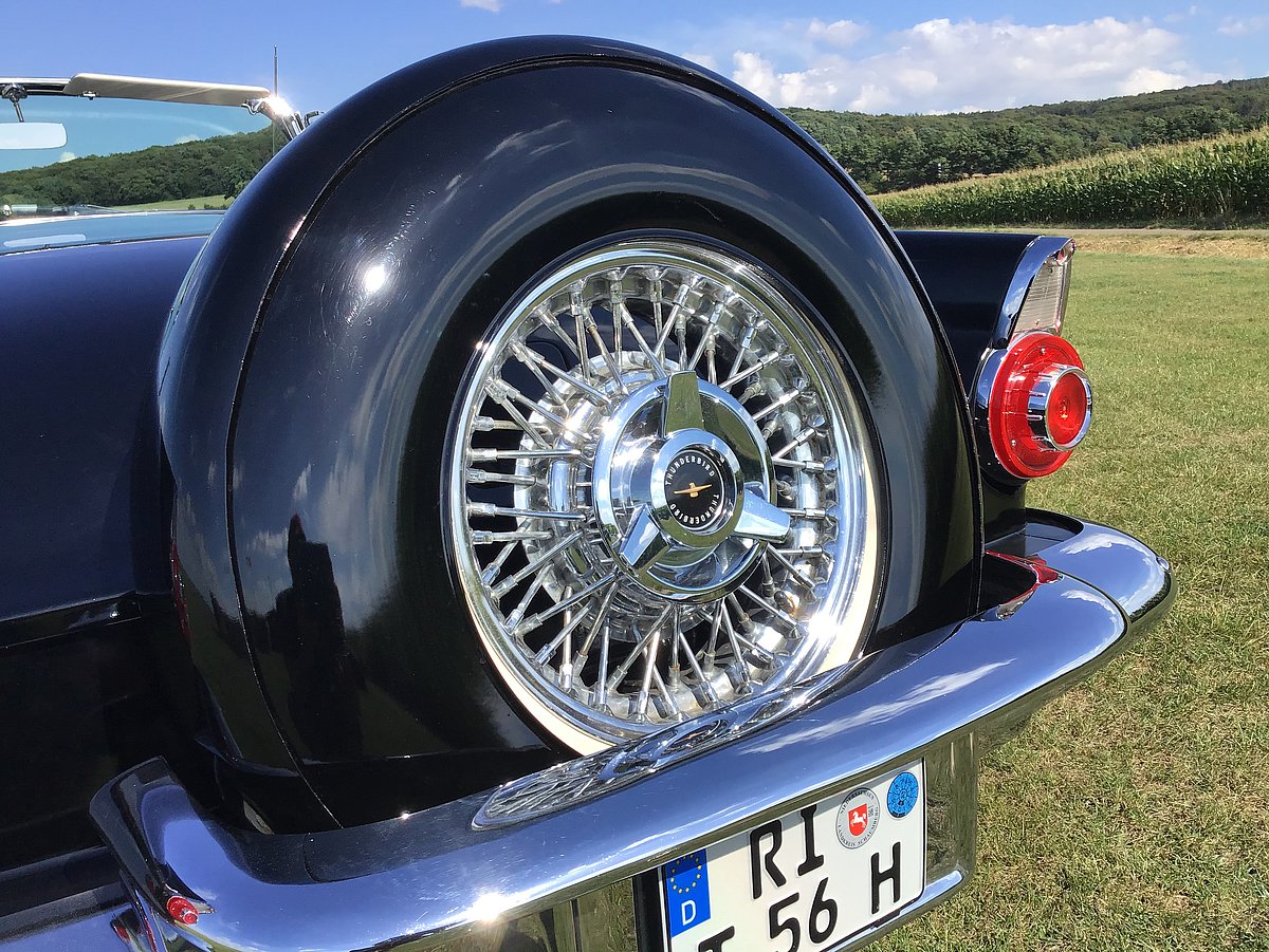 Klassischer Thunderbird der ersten Serie