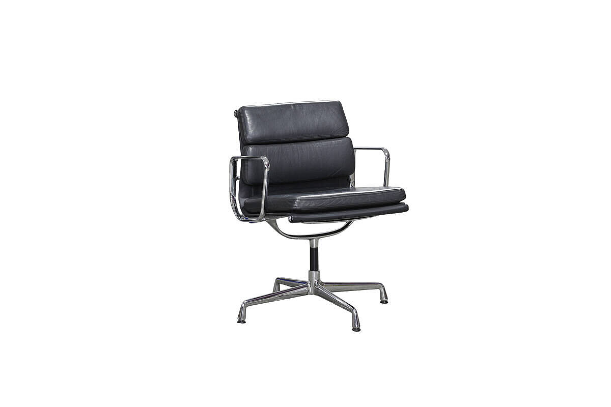 Konferenzstuhl / vitra 'Aluminium Chair EA 208' / Soft Pad / Leder asphalt
