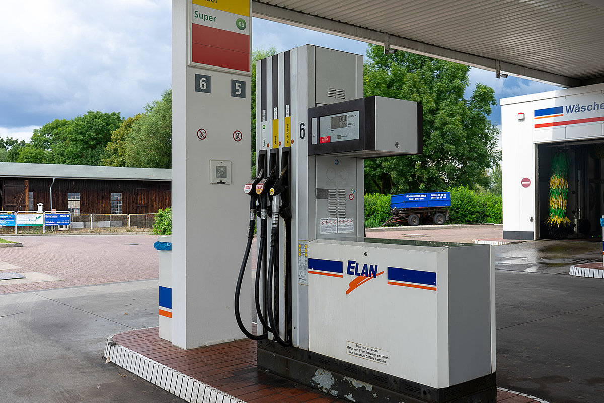 Tankstelle mit Waschanlage