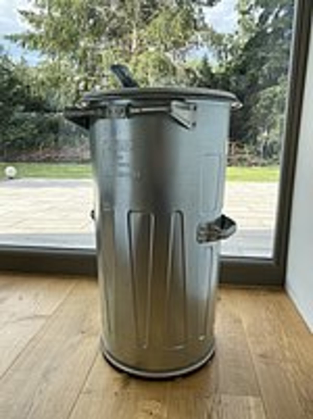 Verzinkte Tonne