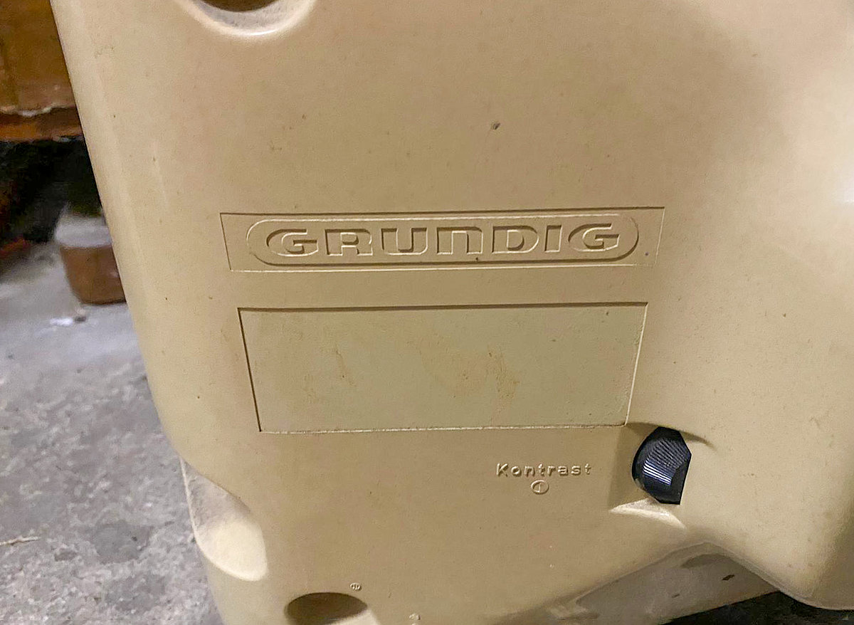 Grundig Fernseher Super Color 1830