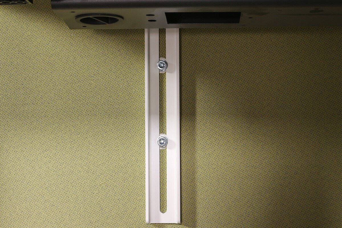 Paneel / König & Neurath 'FLYBY' / 180 cm / Stoff hellgrün / inkl. Klemmhalter weiß