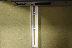 Paneel / König & Neurath 'FLYBY' / 180 cm / Stoff hellgrün / inkl. Klemmhalter weiß