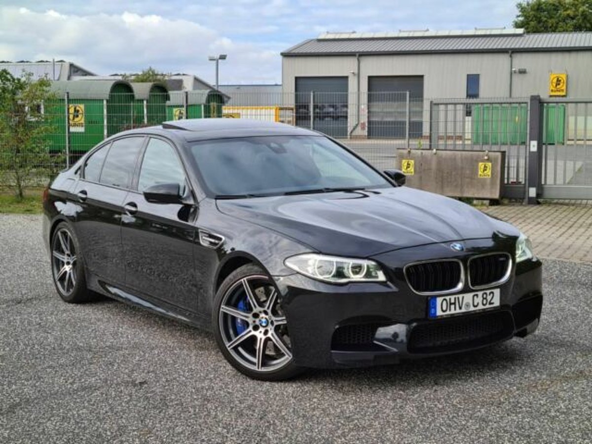 BMW M5 DKG Competition