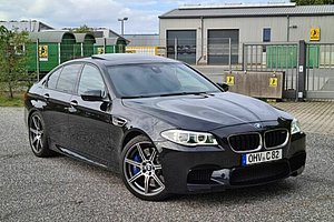 BMW M5 DKG Competition