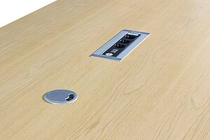 Besprechungstisch / Haworth / eiche hell / 160 x 100 cm / Turnbox mittig / 3 x Schuko, 2 x RJ / Kabeldurchlass