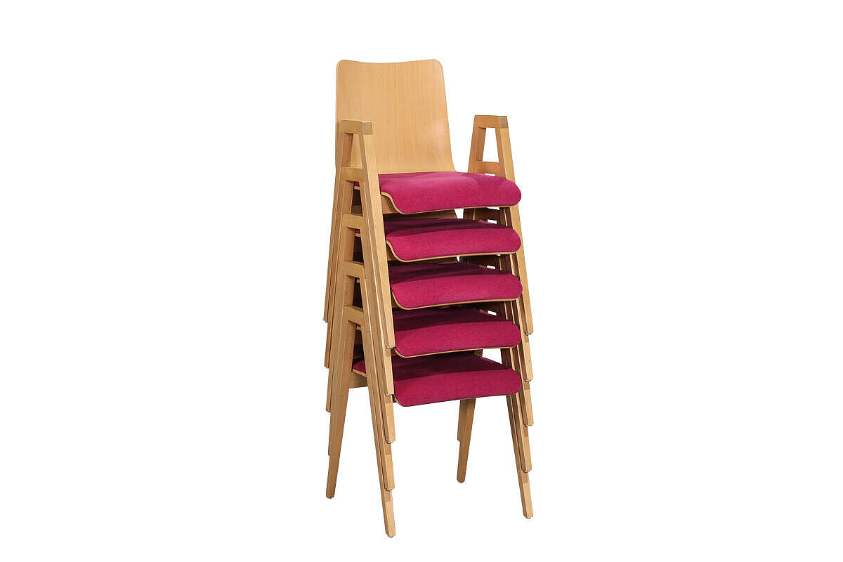 Stapelstuhl / Besucherstuhl / Paged 'LINK' / Sitzschale buche / Sitzkissen magenta / Armlehnen