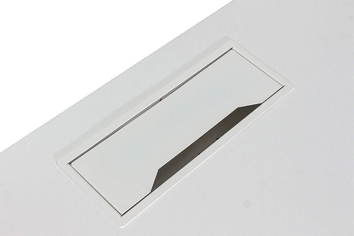 Schreibtisch / Narbutas 'T-Easy' / 120 x 80 cm / weiß / eckige Kabelklappe oben links