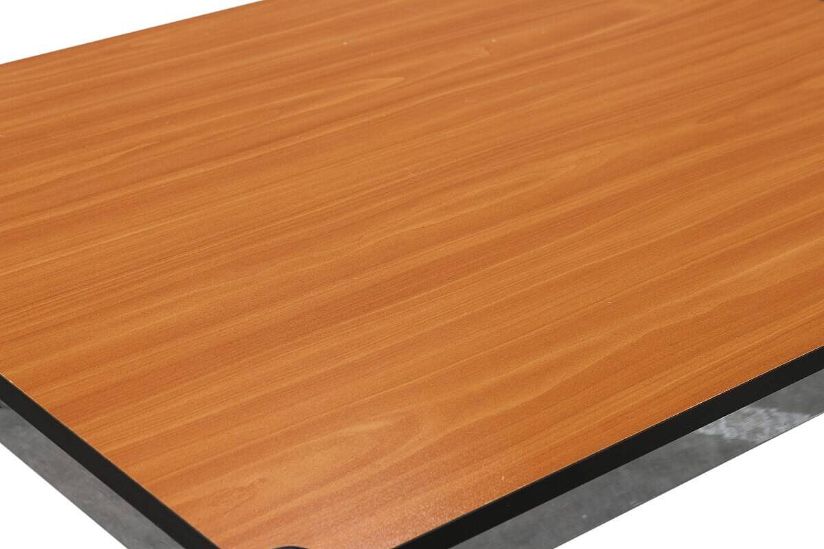 Besprechungstisch / USM Haller / kirschbaum Z3 / 100 x 75 cm