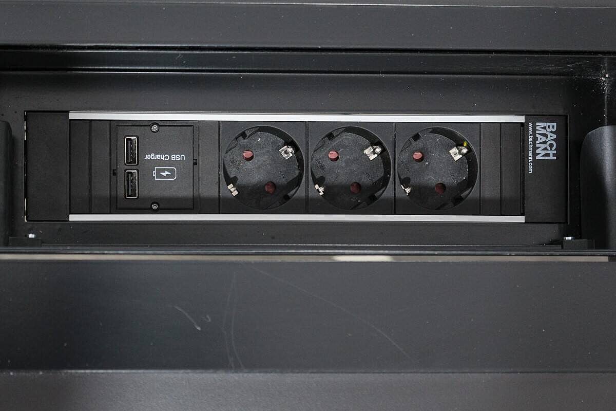 Besprechungstisch / 190 x 80 cm / schwarz / Turnbox