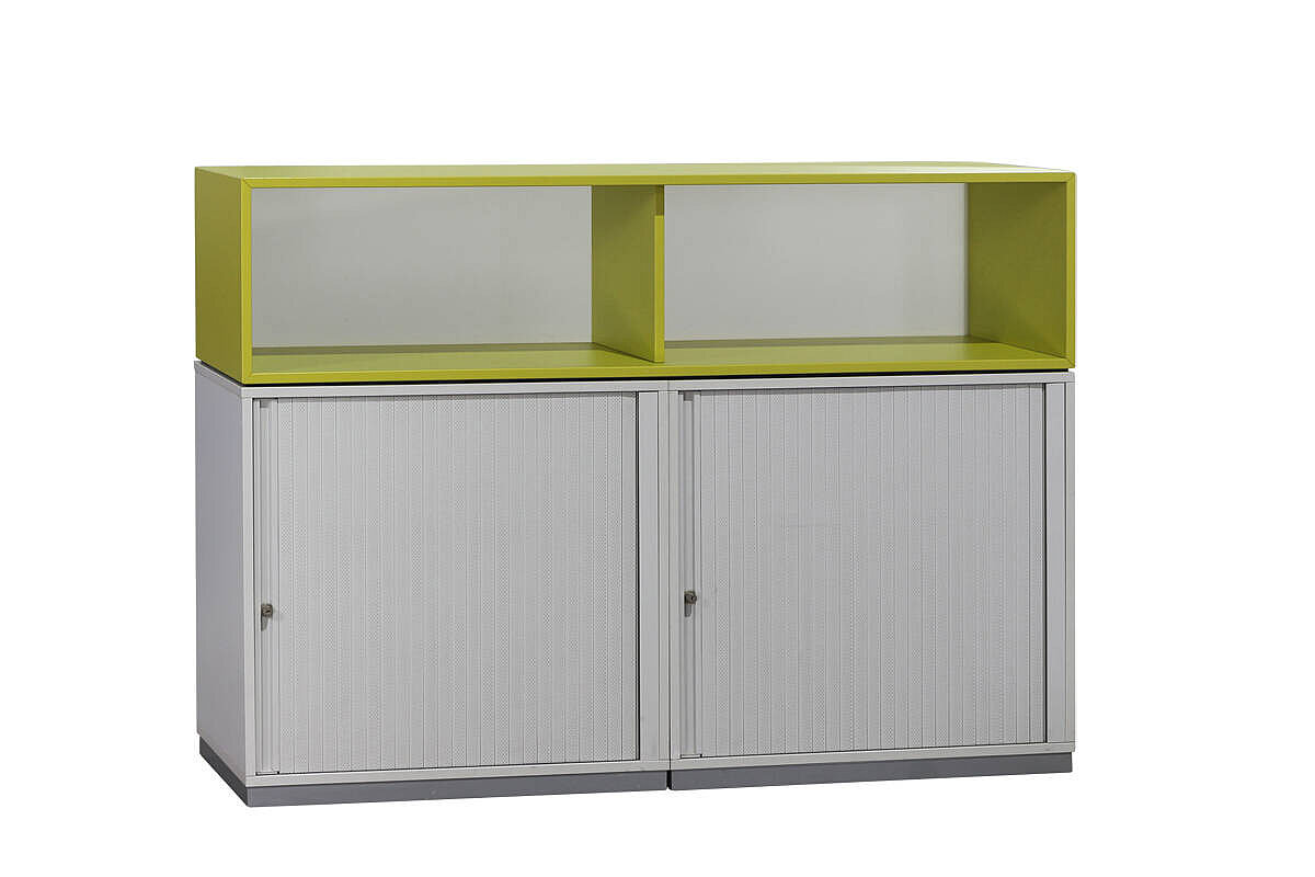 Doppel-Sideboard / Ophelis Pfalzmöbel / weiß / Querrolllade mit Akustiklochung - Sockel silber