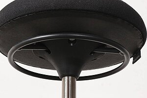 Stehhilfe / Hocker / Haworth 'Comforto 1' / schwarz/schwarz / NP 581 EUR